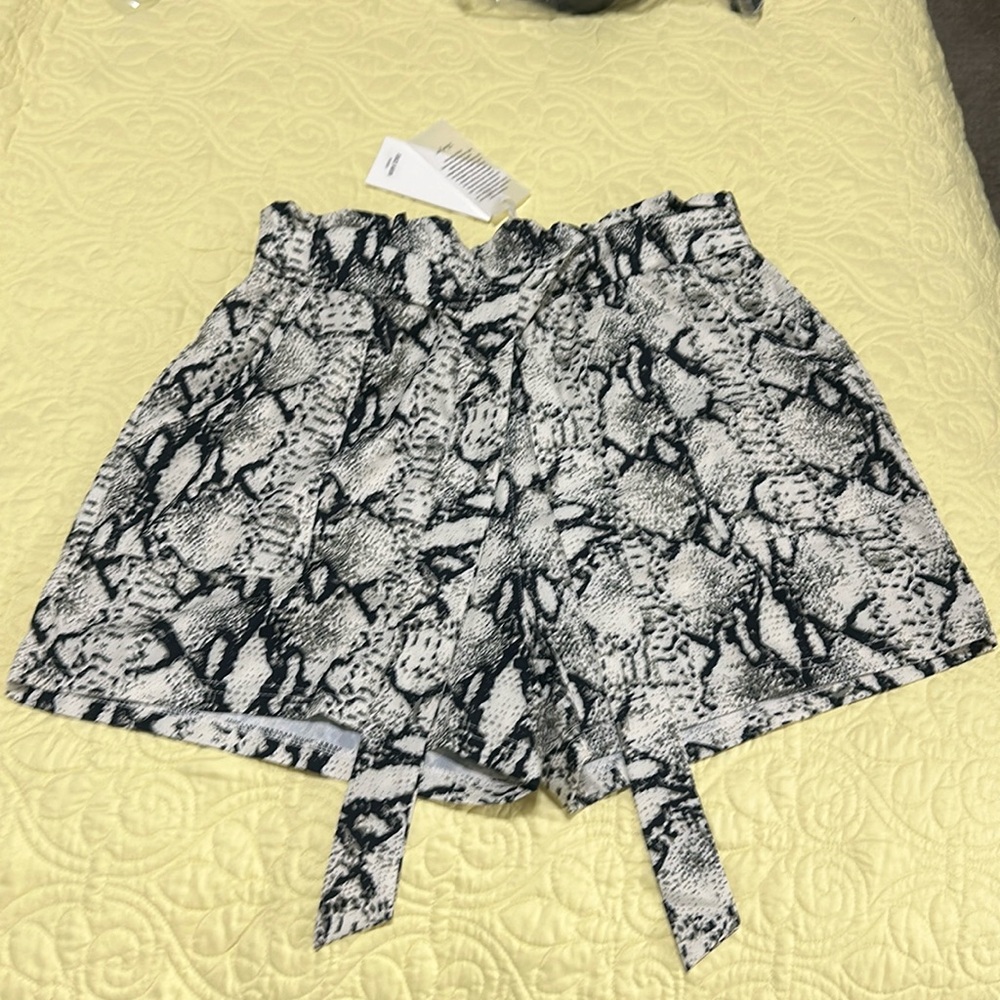 Grace Karin High Waisted Tie Paperbag Fit Shorts L NWT